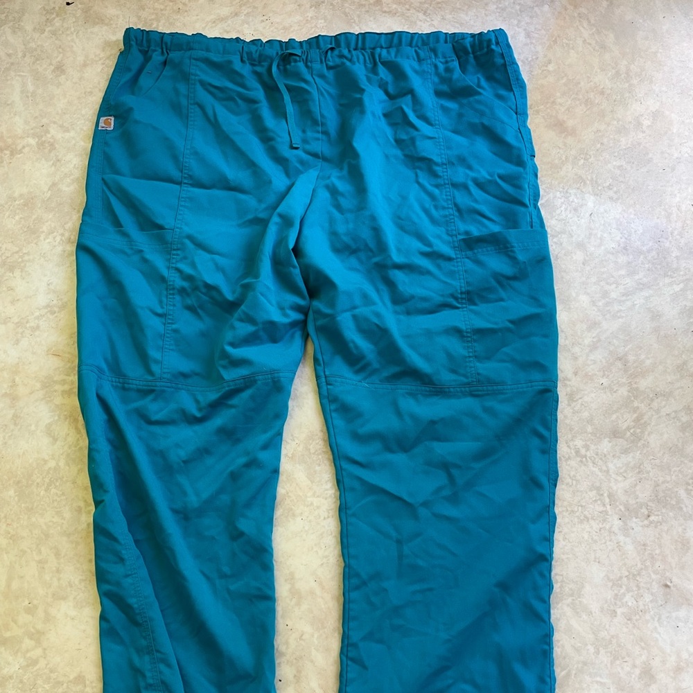 Used carhartt 2xl scrubs. Only worn a handful of times. Has drawstring.